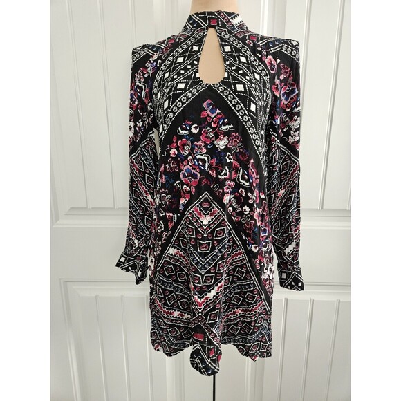 Express Keyhole Mini Dress Size XS Long Sleeve Black Pink Blue White - Picture 1 of 10